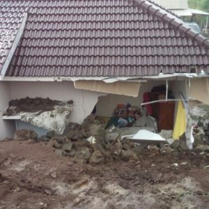 Mahasiswi UNIBRA Malang Meninggal Dunia Dan Luka-Luka, Akibat Longsor Terjang Rumah Kos