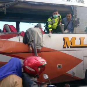 Bus MIRA VS Romb Mahasiswa. 3 Orang Meninggal Dan Belasan Luka
