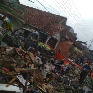 Tragis, Vidio 11 Meninggal. Truk Gasak 13 Motor, 7 Rumah Di Bumiayu Brebes