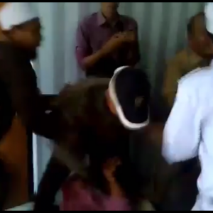 Vidio Masa Hajar Oknum DPRD P. Demokrat Karena Lecehkan Dan Hina Habib Rizieq Syihab