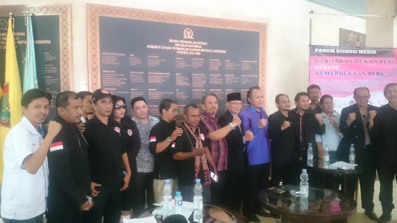 KEBIJAKAN DEWAN PERS VERSUS KEMERDEKAAN PERS