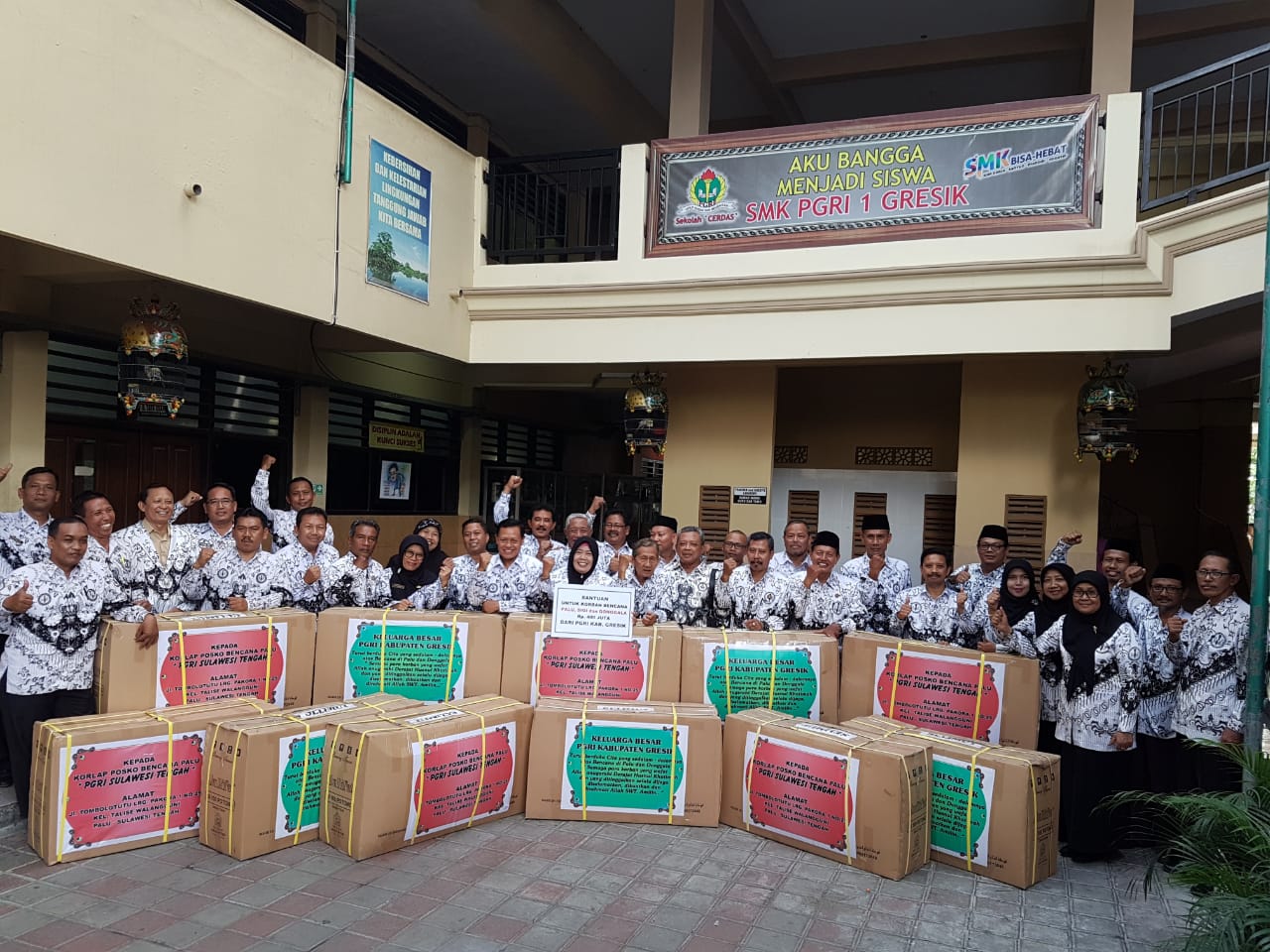 PGRI Gresik Salurkan Ribuan Selimut Dan Sarung Baru Untuk Korban Bencana Palu Donggala