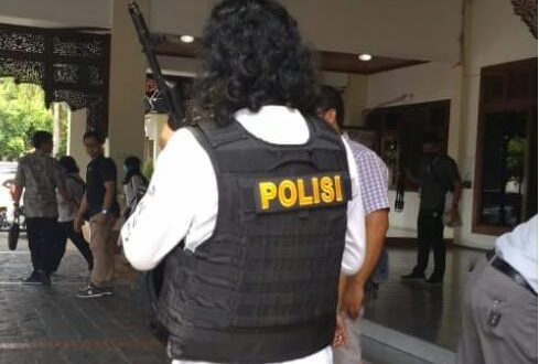 KPK Geledah Rumah Dinas Bupati Jepara