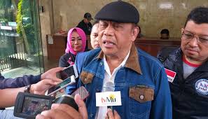 Jokowi Dan Srimulyani Dilaporkan Ke KPK Oleh Eggi Sudjana