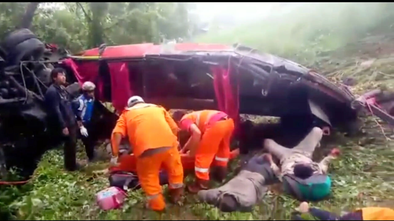 Vidio Kecelakaan Maut Hino Bima Suci, 7 Meninggal 26 Luka