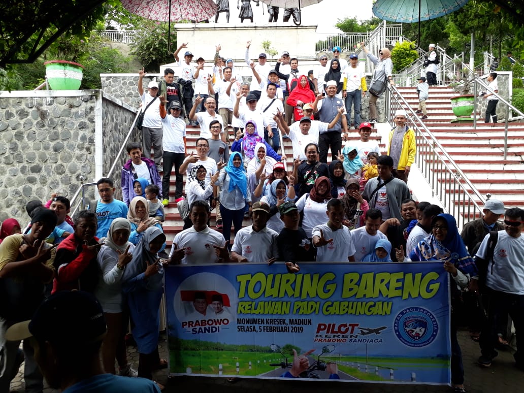 Perkuat Basis, Ratusan Relawan PADI Madiun Touring Bareng
