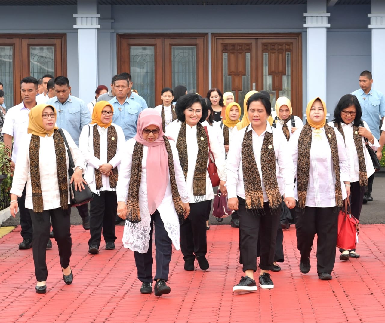Kunjungan Kerja ke Jawa Barat, Ibu Negara Sosialisasikan _IVA Test_ dalam Rangka Hari Kanker Internasional