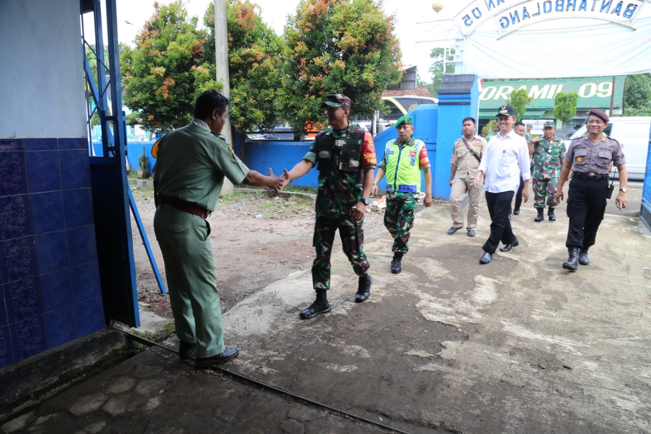 Danrem 071/Wijayakusuma Pantau Pemungutan Suara di Beberapa TPS Wilayah Pemalang