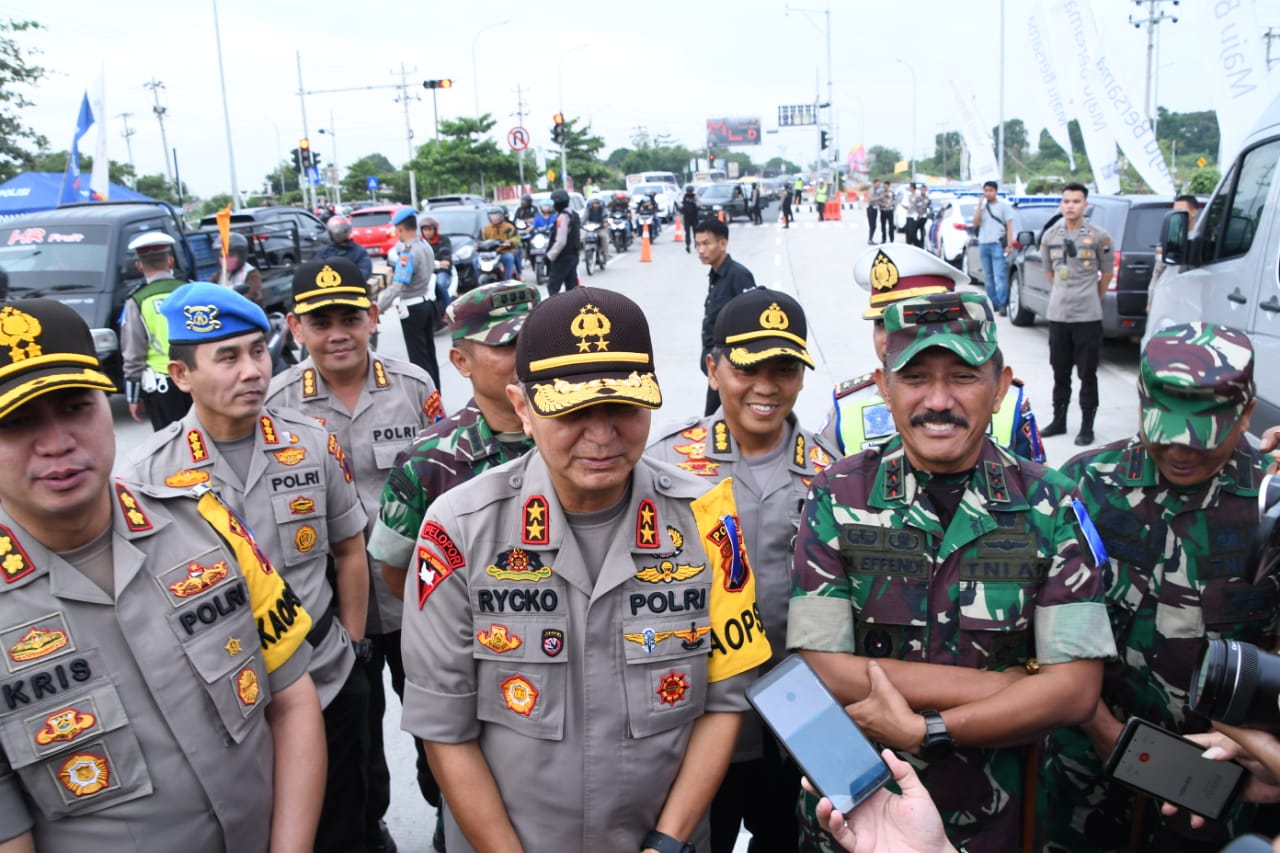 Petinggi Kodam dan Polda Kompak Pantau Pengamanan Arus Mudik