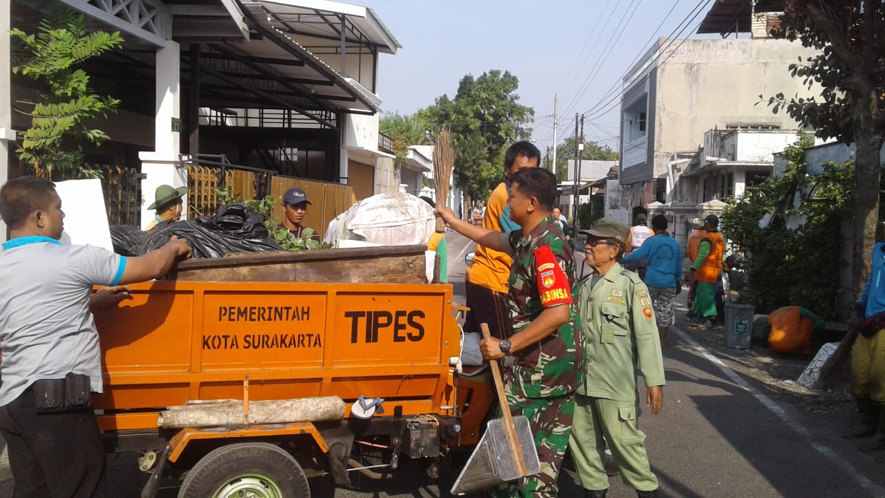 Babinsa Dalam Kegiatan Word CLEANUP Day