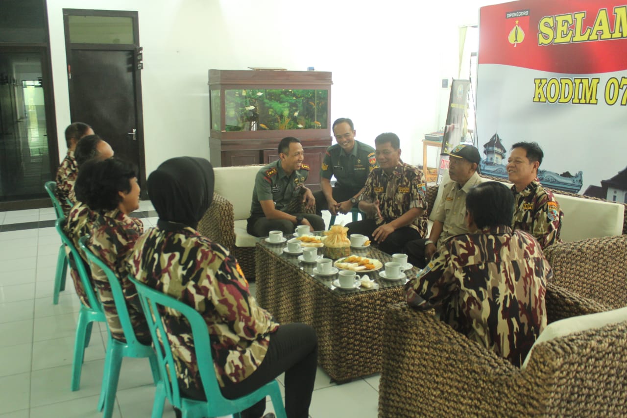 Dandim 0735/Surakarta Silaturahmi Dengan FKPPI 11.35 Surakarta