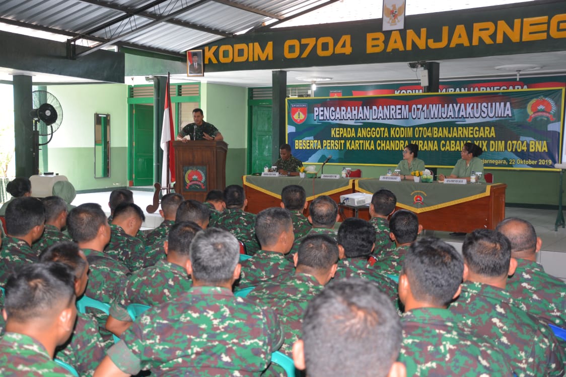 Danrem 071/Wijayakusuma Himbau Awasi  Aktifitas Anggota Keluarga