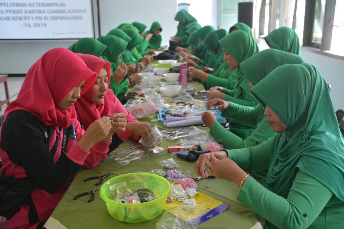 Kreatifitas Ketrampilan Bersama Persit Kartika Chandra Kirana Koorcab Rem 071