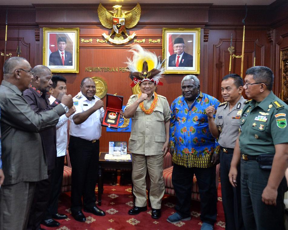 Bupati Manokwari Selatan Hibahkan Tanah untuk TNI dan Polri