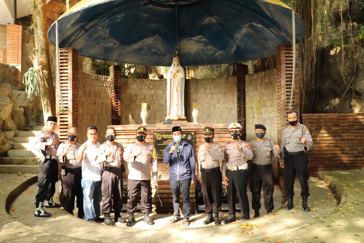 Jalin Silaturahmi Kapolres Ponorogo Sambangi Gereja