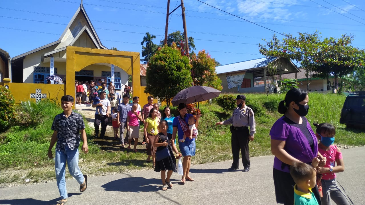Jamin Pelaksanaan Aman dan Lancar Polsek Lumar Laksanakan Pam Gereja
