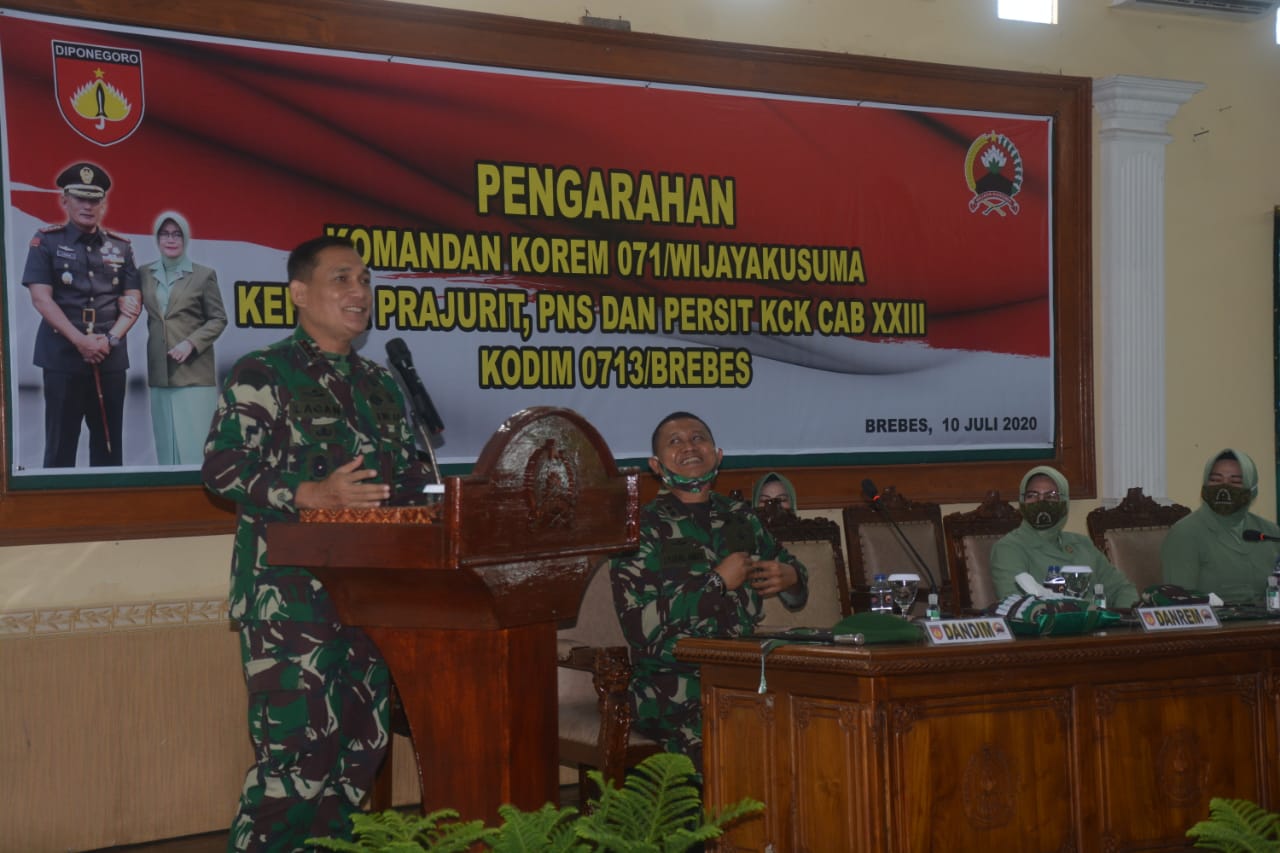 Danrem 071 : Manfaatkan Media Sosial Dengan Bijak Dan Jalin Keharmonisan Keluarga