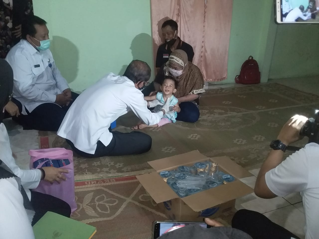 Bupati Magetan Serahkan Bantuan Warga Miskin Penderita Autoimun