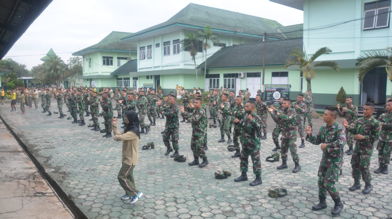 Jaga Imunitas Tubuh, Prajurit Korem 071/Wijayakusuma Senam Aerobik Covid-19