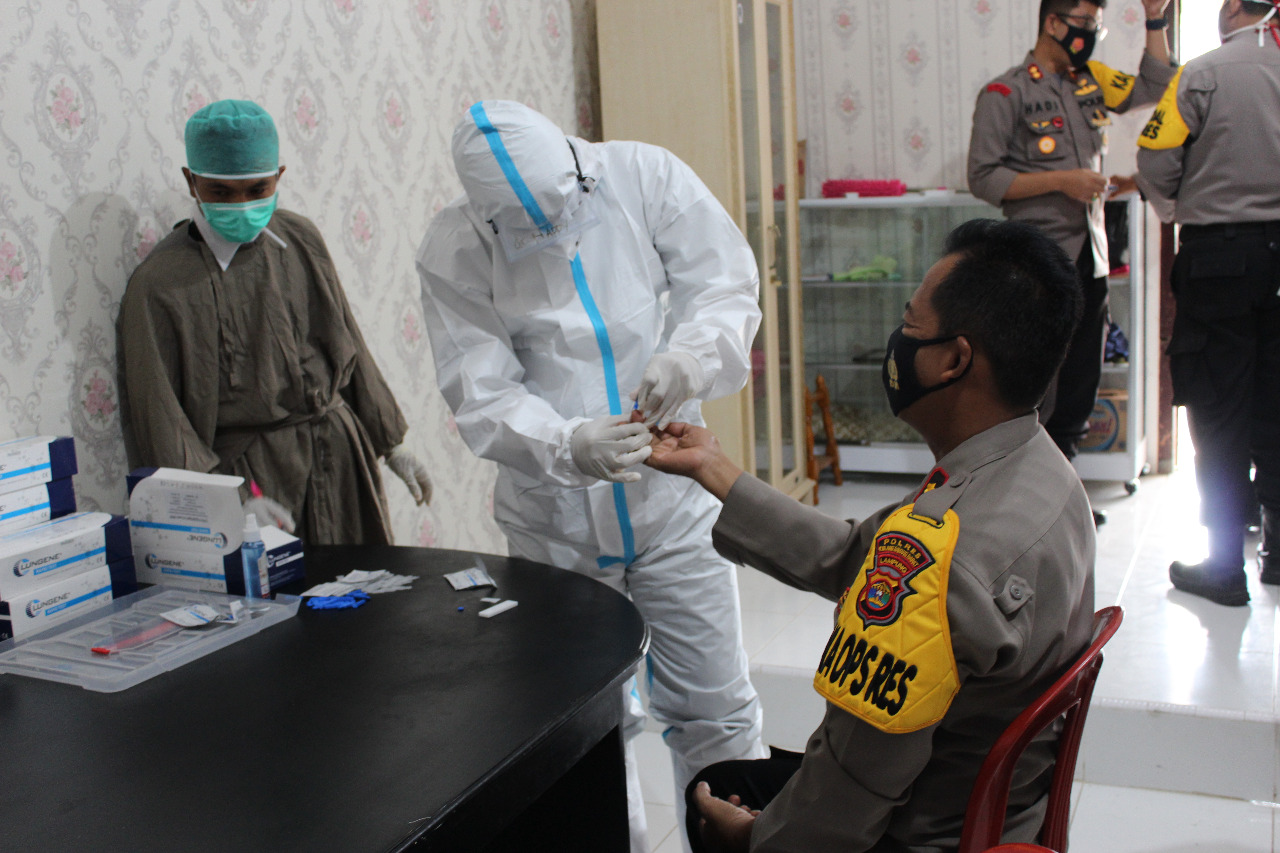 Tekan Covid 19, Seluruh Anggota Polres Tubaba Ikuti Rapid Tes Masal