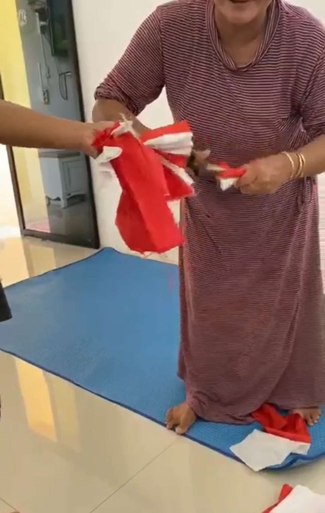 Aparat Tindak Lanjuti Video Viral Pengguntingan Bendera Merah Putih di Sumedang