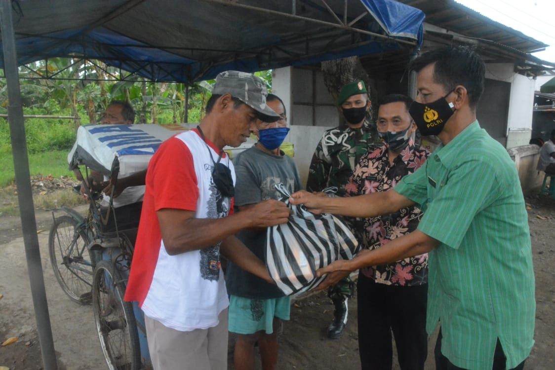 Jelang HUT Ke-49 Korpri, Korpri TNI Sub Unit Makorem 071/Wijayakusuma Peduli Sesama