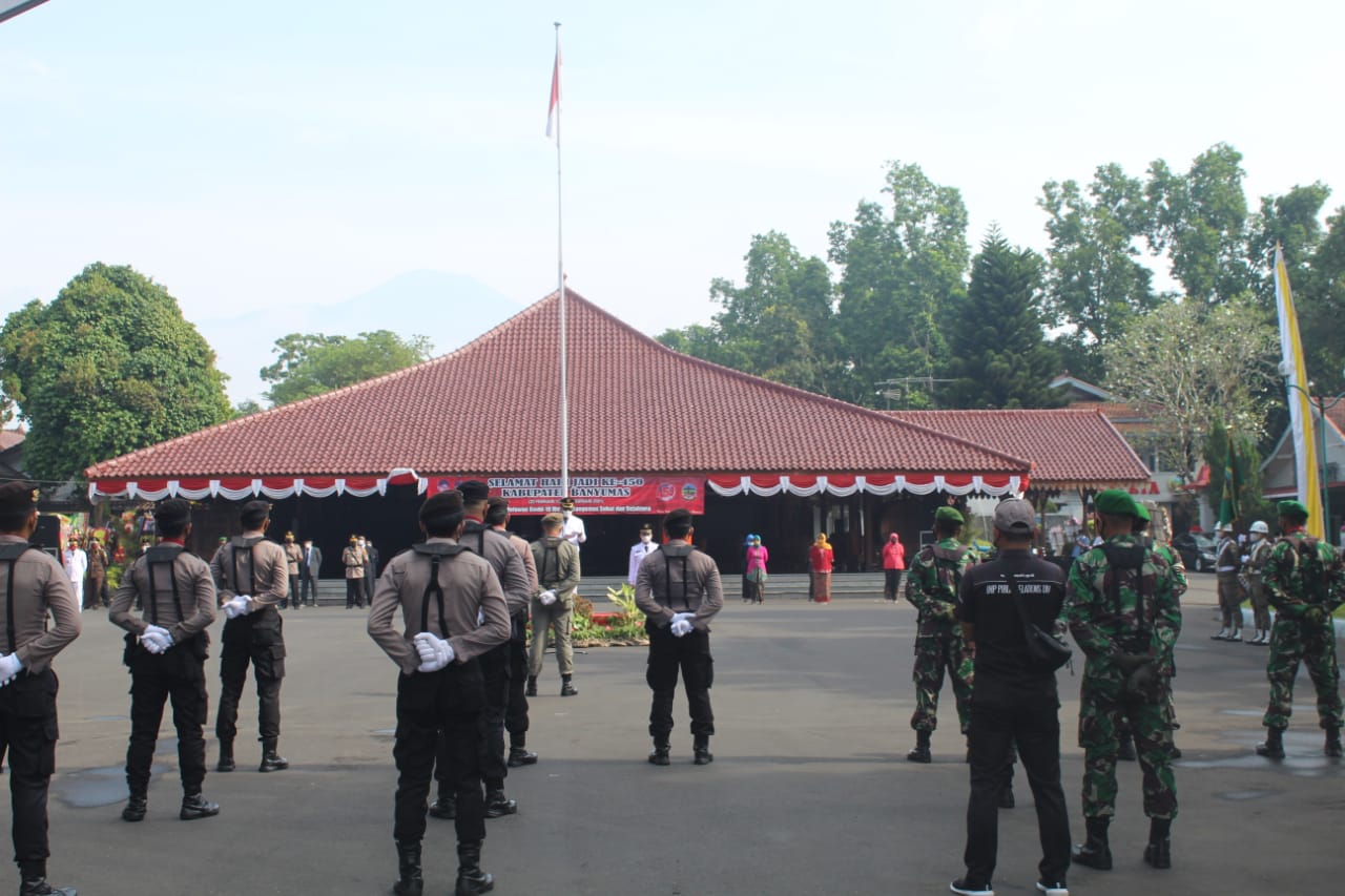 Kasrem 071/Wijayakusuma Hadiri Upacara Hari Jadi Kabupaten Banyumas Ke-450