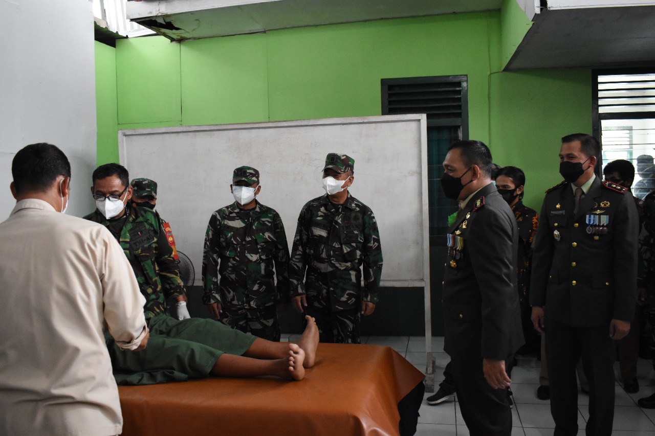 Jelang HUT TNI Korem 071/Wijayakusuma Gelar Baksos Khitan Masal