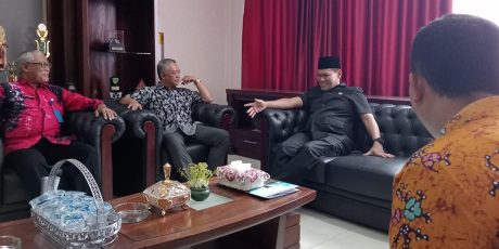 Nasib Guru Honorer Tak Jelas, Wadul ke Ketua DPRD Magatan