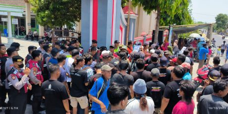 Kades Pojok Penuhi Tuntutan Warga Cabut SK Kasi Pelayanan. Ini Pernyataanya