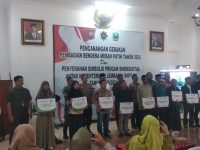 Pencanangan Gerakan Pembagian Bendera Merah Putih Tahun 2024, Ini Pesan Pj Bupati Magetan