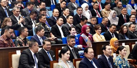 Penuh Menteri AHY Persembahkan Gelar Doktor untuk Almarhumah Ibu Ani Yudhoyono