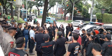 Aksi FPII di Dewan Pers dan Ķementerian Komdigti, : ‘Bubarkan Dewan Pers’ !