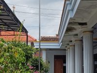 Bendera Sobek Berkibar di Balai Desa Saat Seleksi Perangkat, Cerminan Kelalaian Negara di Tingkat Akar Rumput