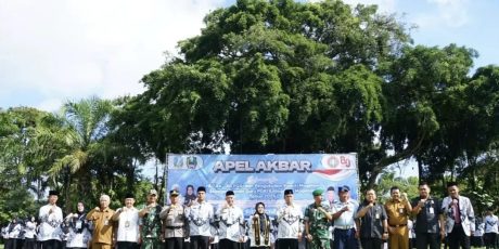Peringati HUT ke-80 PGRI, Ribuan Guru Putihkan Alun-Alun Magetan