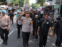 Jaga Kondusifitas Wilayah, Kapolres Magetan Pimpin Langsung Pengamanan Massa di Madigondo Perbatasan Magetan–Madiun