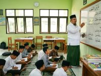 “SAAT HARAPAN DITITIPKAN PADA PENDIDIKAN YANG RAPUH”, Gus IMAM