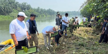 Sinergi Jaga Ekosistem, Bupati dan Forkopimda Asahan Buka Festival Sungai Asahan dengan Tanam Pohon dan Tebar Ribuan Benih Ikan