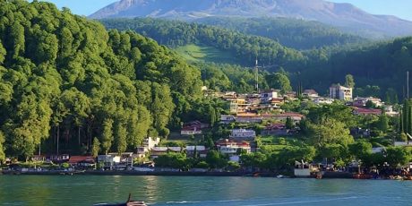 Sarangan Disandingkan Lake Como Italia, Netizen: Nggak Perlu Jauh-jauh ke Eropa!